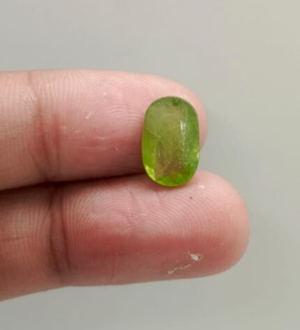 natural peridot stone