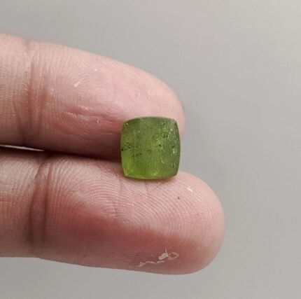 natural peridot stone