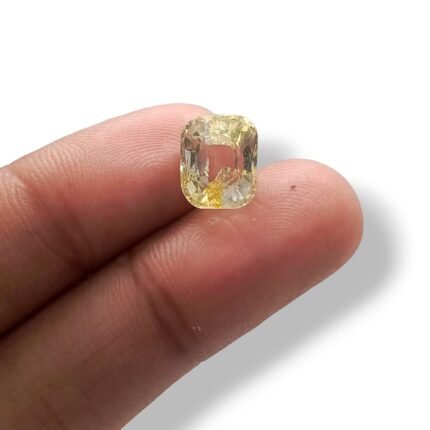 Gilgit Pukhraj Gemstone