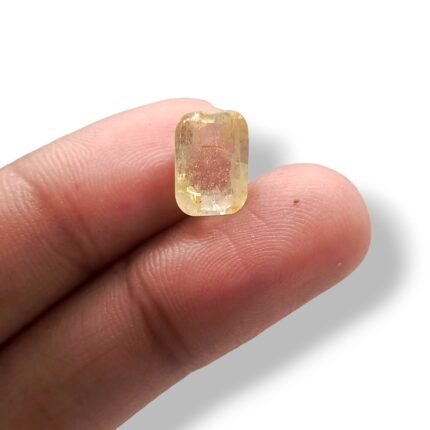 Gilgit Pukhraj Gemstone