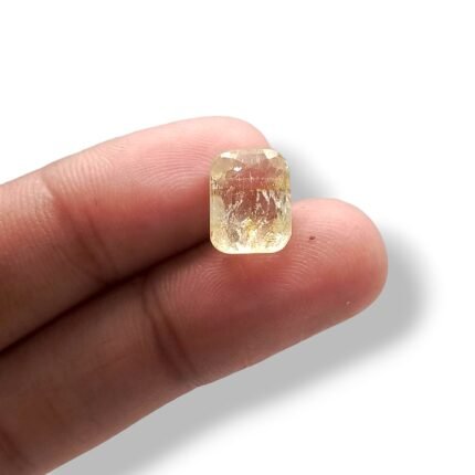 Gilgit Pukhraj Gemstone