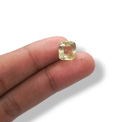 Gilgit Pukhraj Gemstone